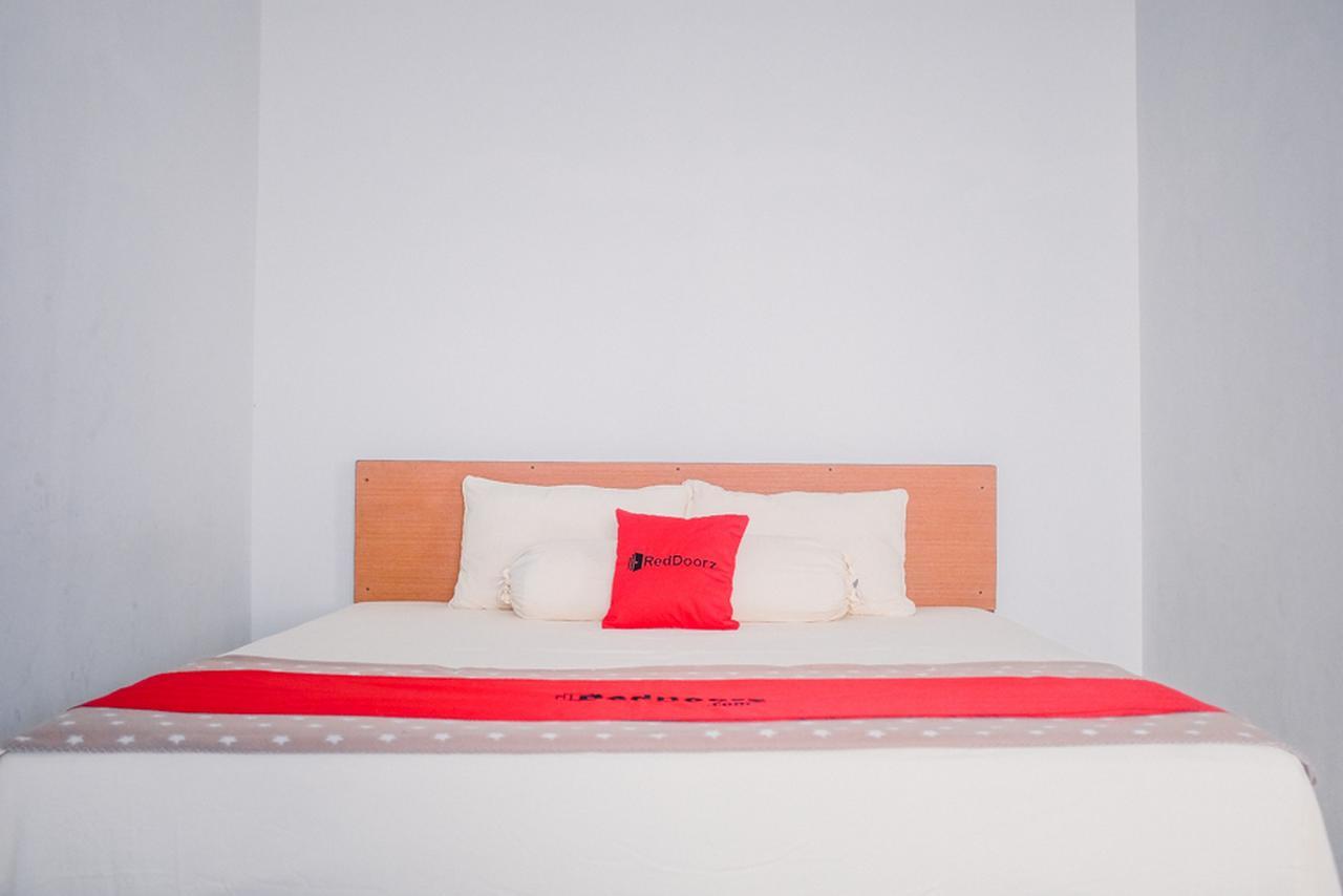RedDoorz near Sirkuit Sentul Hotel Bogor Zewnętrze zdjęcie