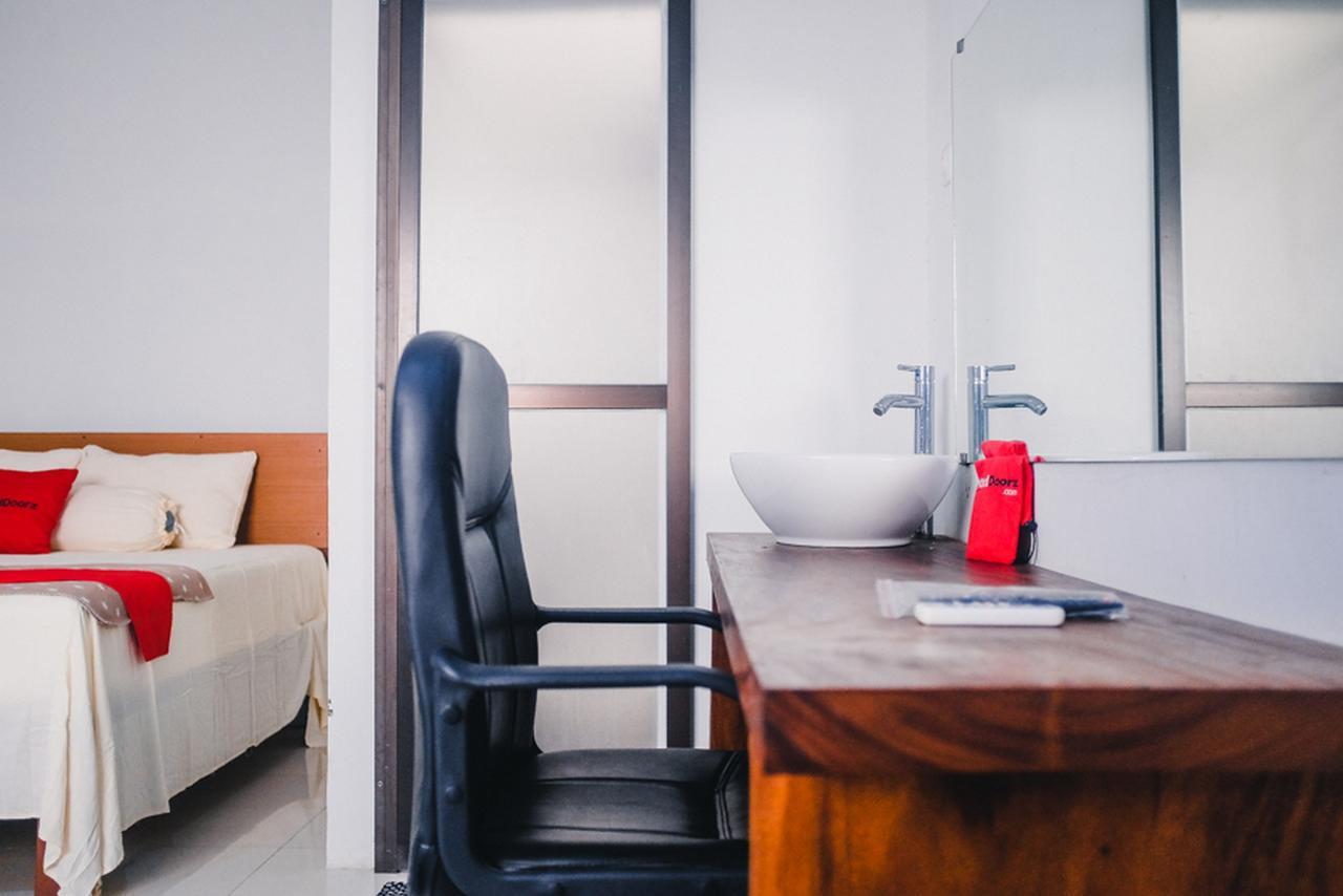 RedDoorz near Sirkuit Sentul Hotel Bogor Zewnętrze zdjęcie